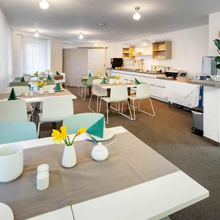 Hotel Appartis - Am Stadtpark 3*