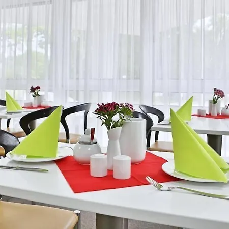 فندق Appartis - Am Stadtpark 3*
